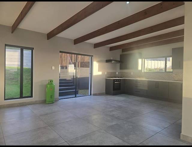 4 BEDROOM HOUSE FOR SALE IN ISLAND VIEW